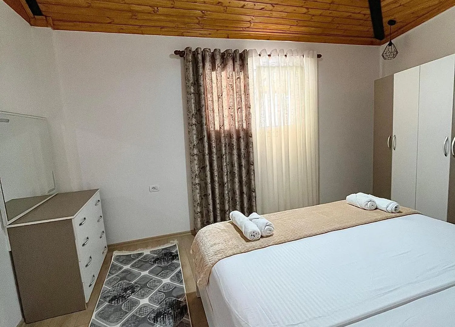 The Parkside Villa Apartment II Berat