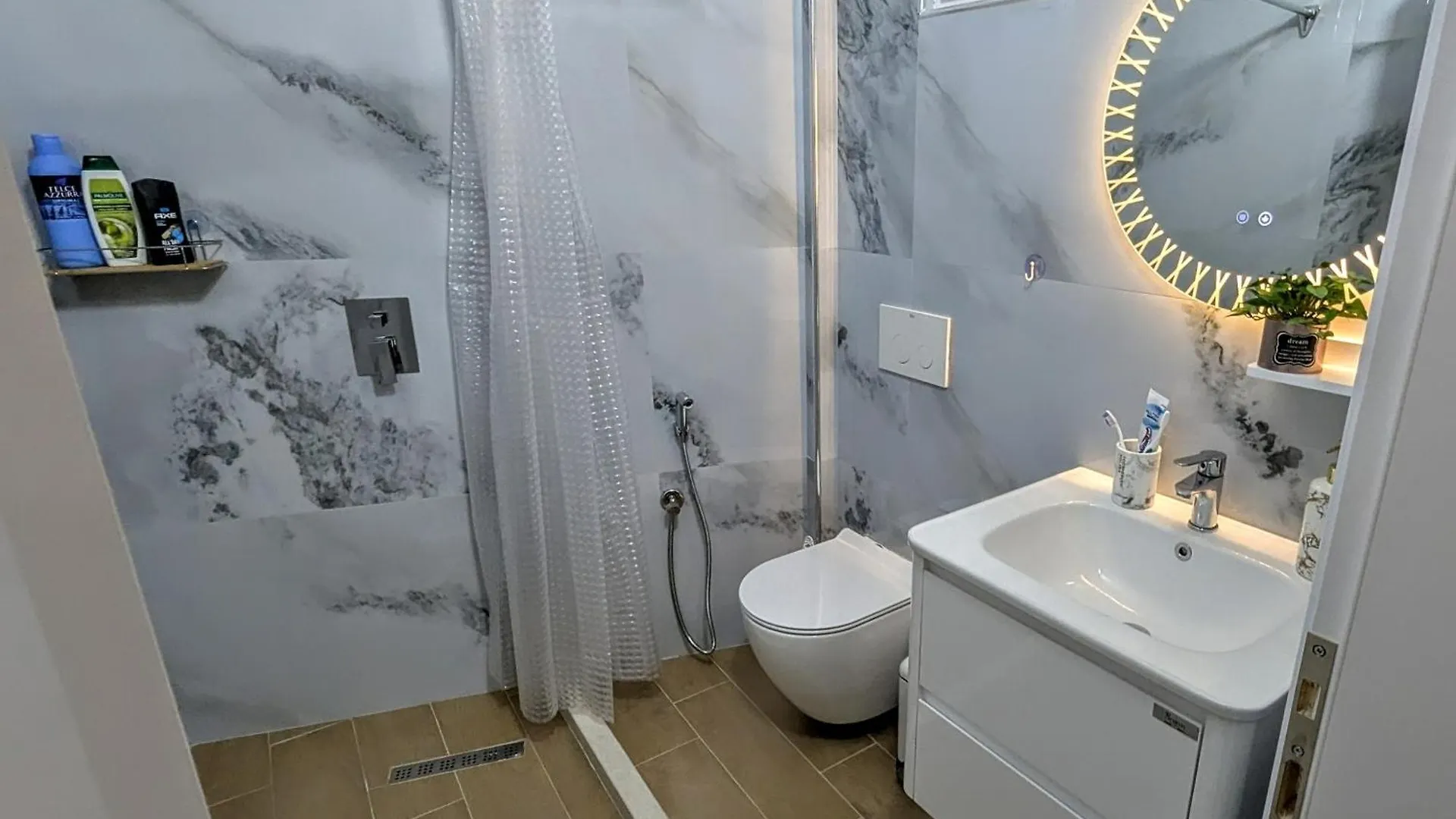 The Parkside Villa Apartment II Berat