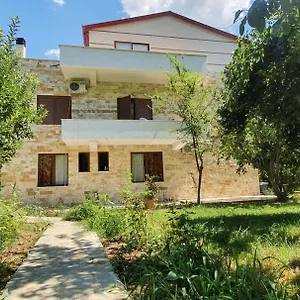 Gasthuis Xho's Forest, Berat